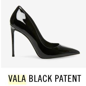 Steve Madden Black Patent Vala Pump